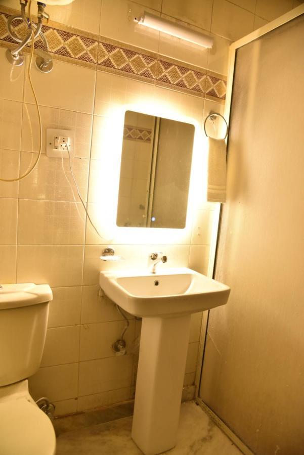 Jay Ally - Boutique Hotel New Delhi Luaran gambar